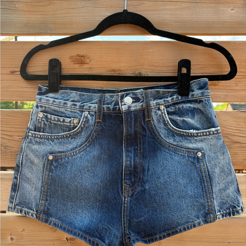 GRLFRND Kyla Two Tone Hot Short